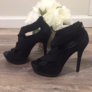 Jessic Simpson straps heels